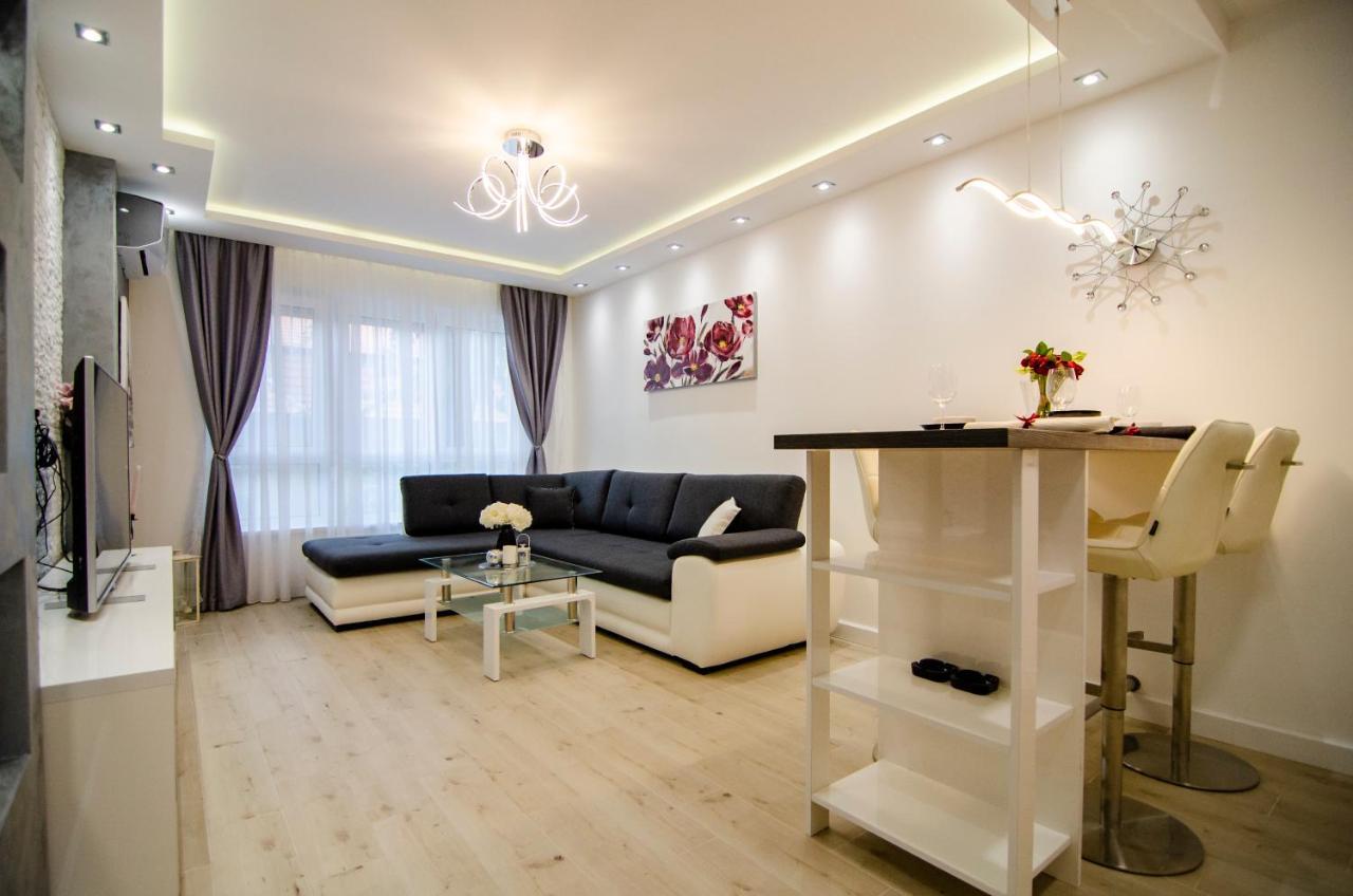 Apartman Mdb Lux ซูโบติกา ภายนอก รูปภาพ