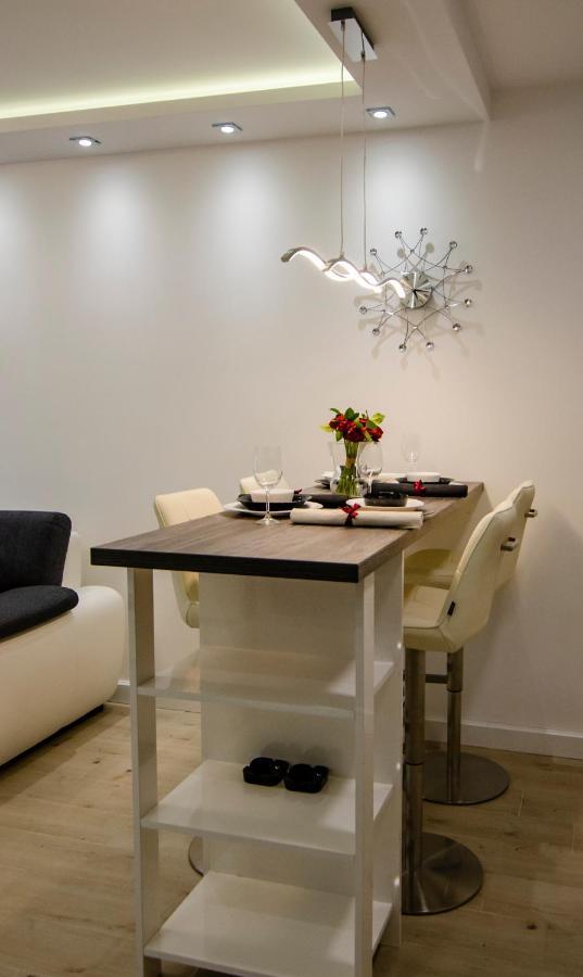 Apartman Mdb Lux ซูโบติกา ภายนอก รูปภาพ