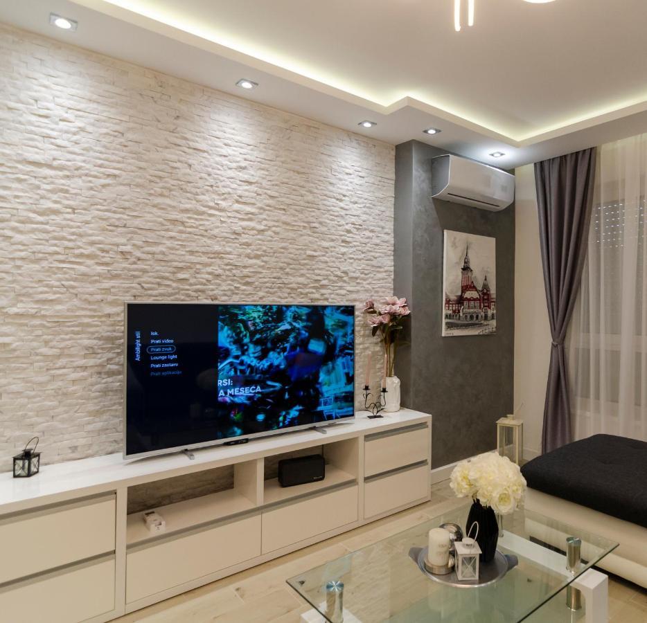 Apartman Mdb Lux ซูโบติกา ภายนอก รูปภาพ