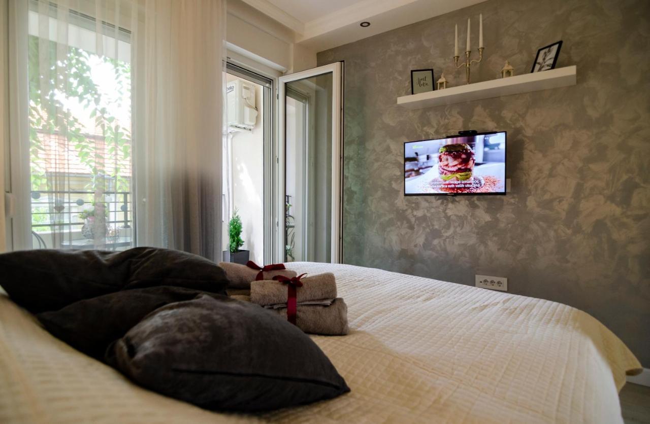 Apartman Mdb Lux ซูโบติกา ภายนอก รูปภาพ