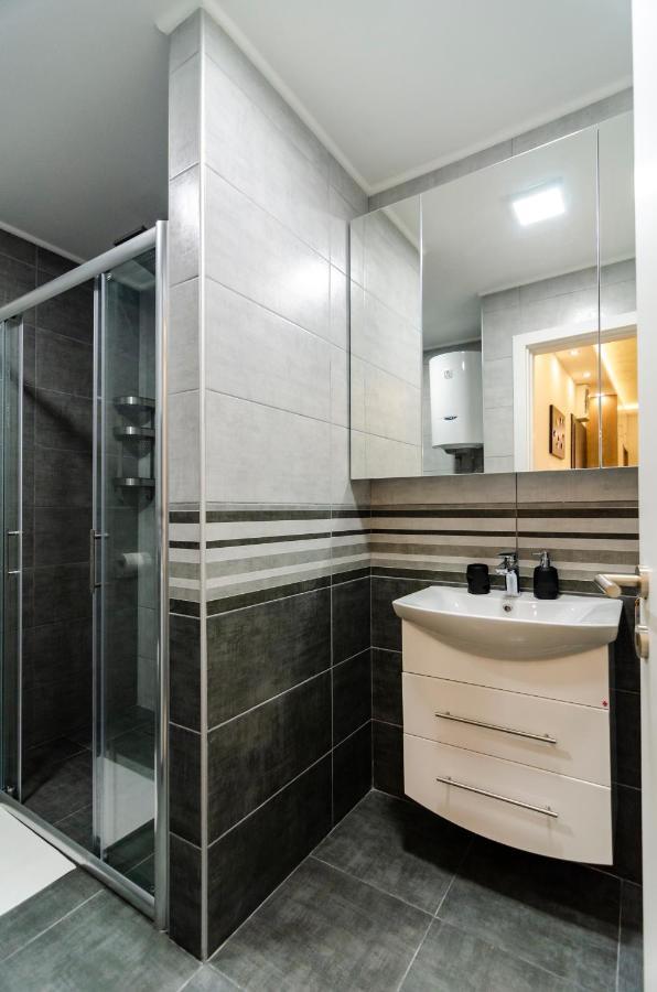 Apartman Mdb Lux ซูโบติกา ภายนอก รูปภาพ